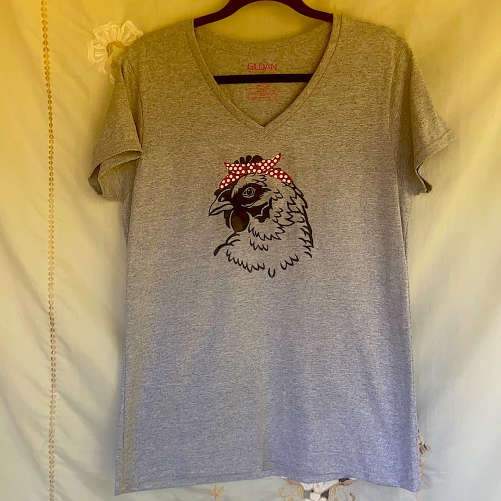 Women’s V neck Chicken Shirt NWOT